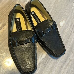 Boys dress shoes barely used size 3